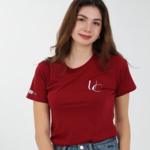 Kırmızı renkli rahat kesim tişört