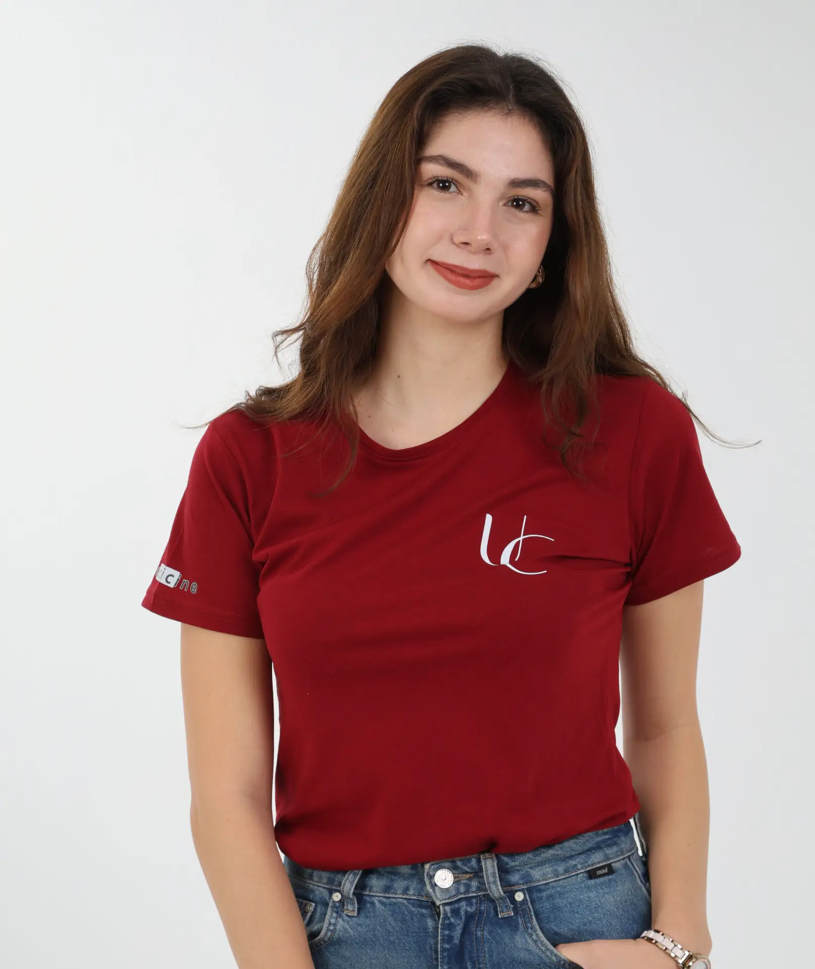 Kırmızı renkli rahat kesim tişört