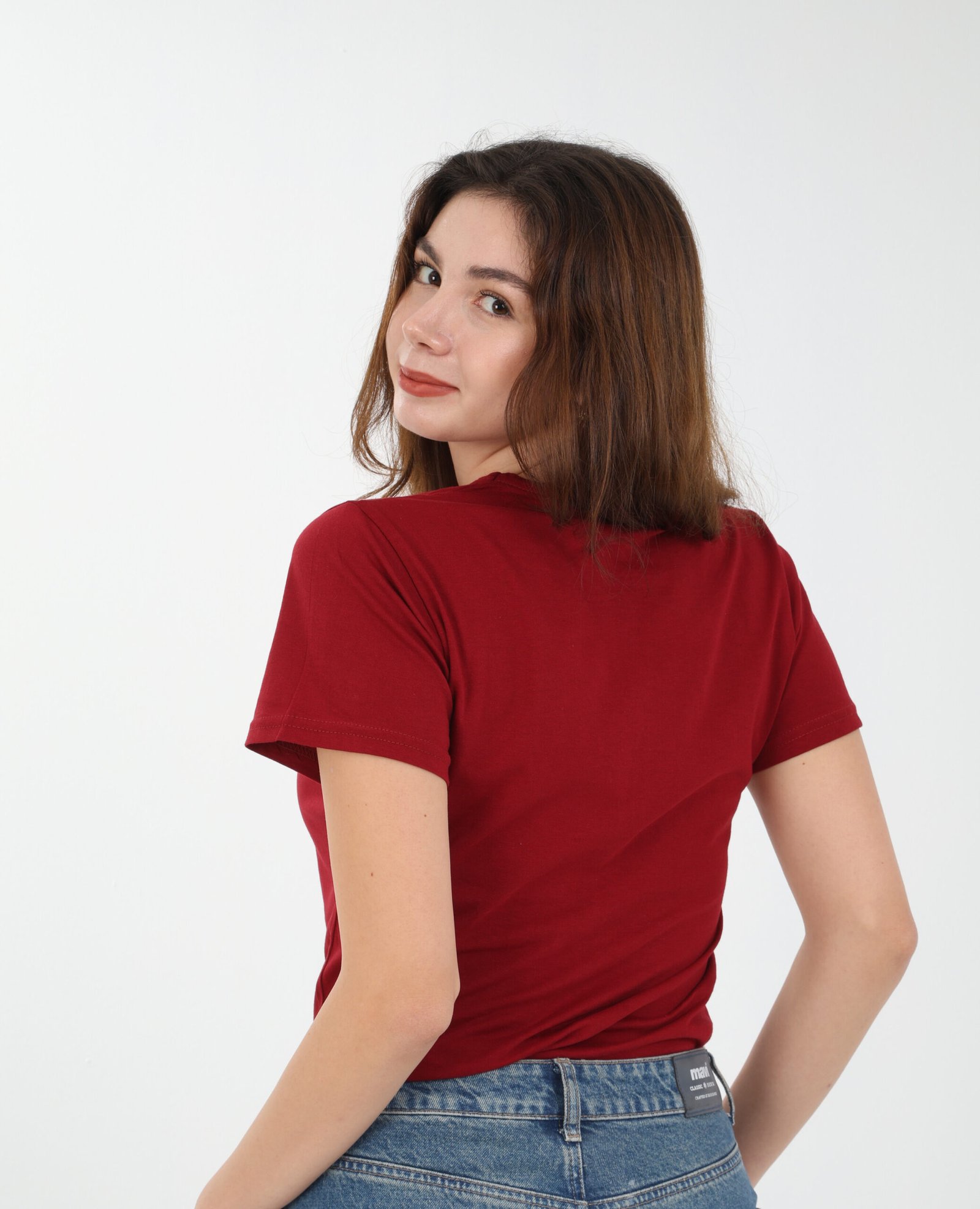 Kırmızı renkli rahat kesim tişört