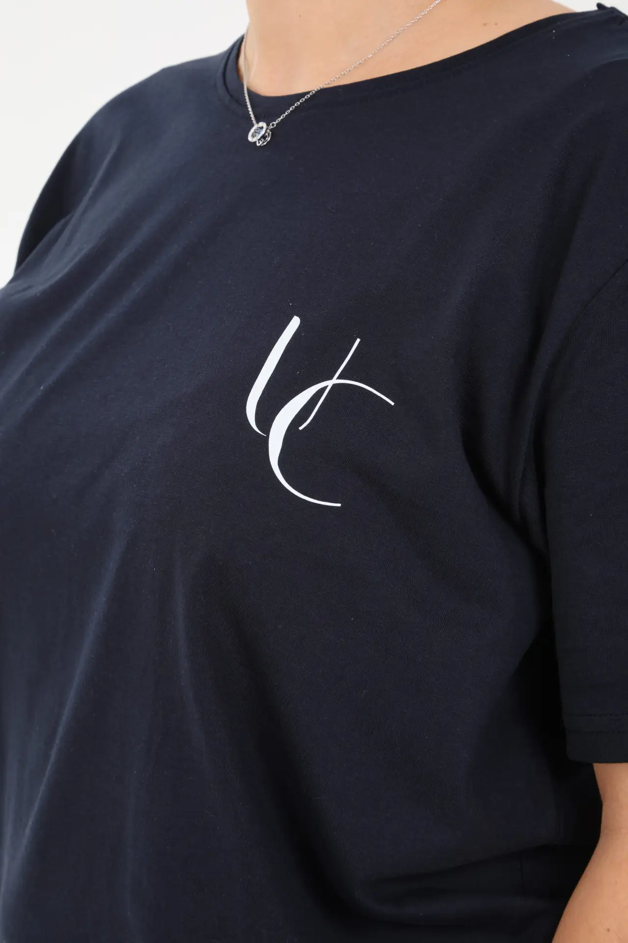 Lacivert renkli rahat kesim tişört